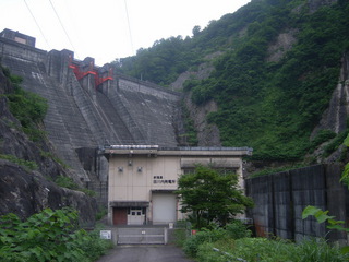 発電所とダム